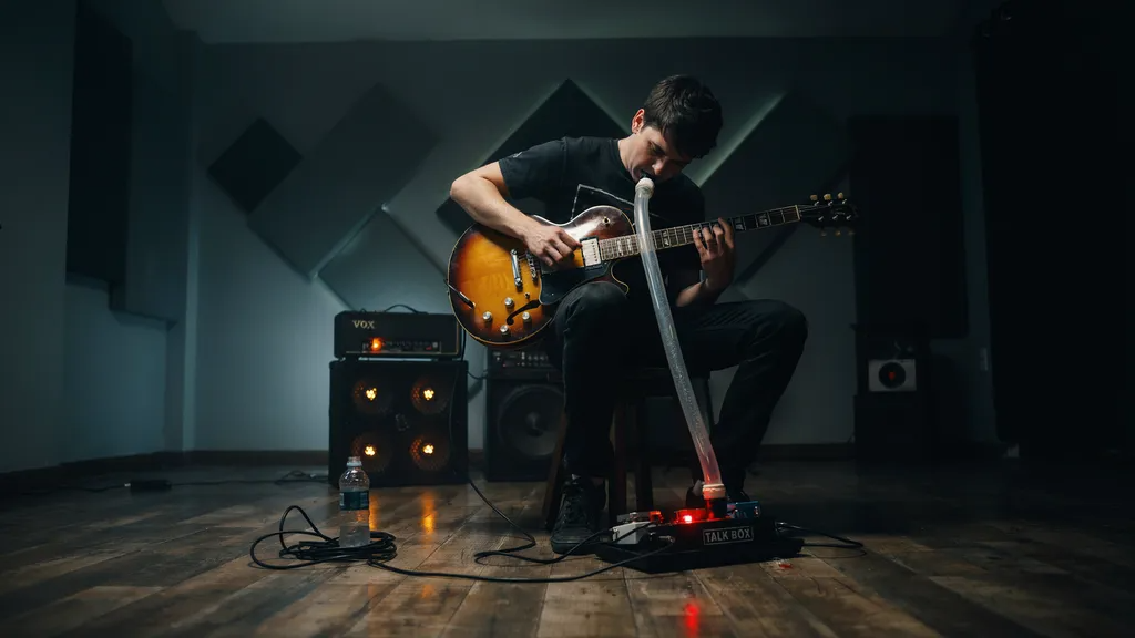 Guitar Effect That Mimics a Voice: Complete Beginner Guide Guitar Effect That Mimics a Voice